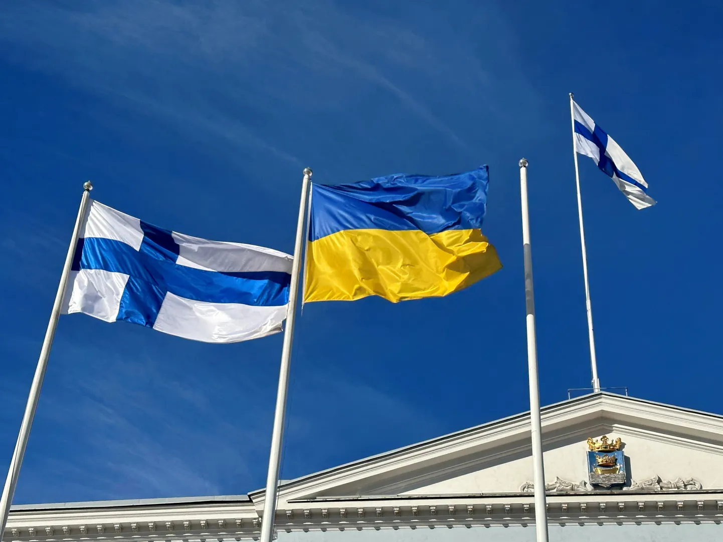 Soome ja Ukraina lipud.