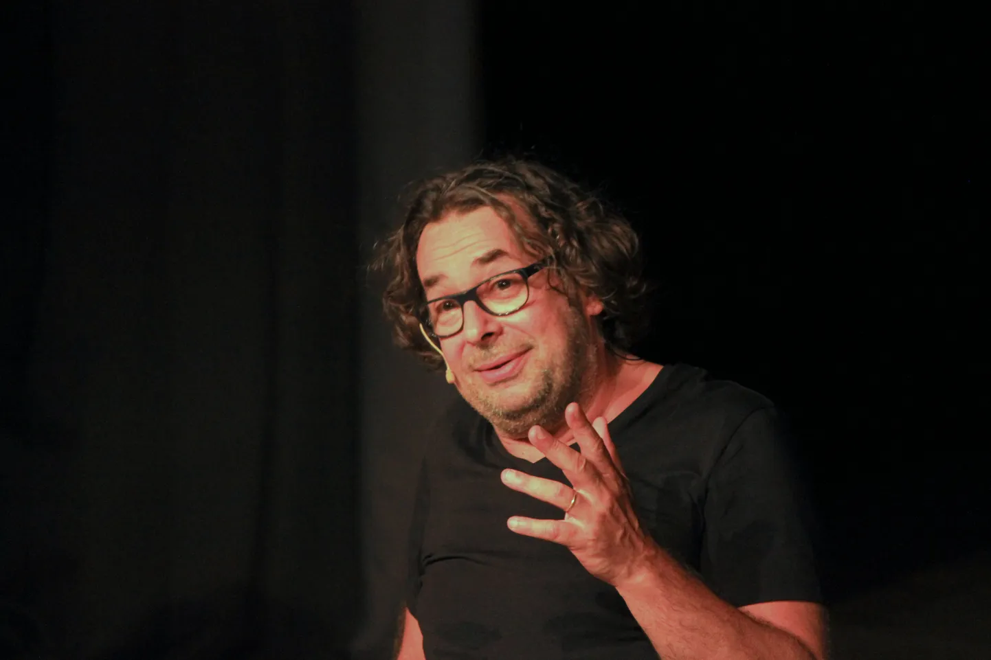 Peeter Oja stand-up etendus.