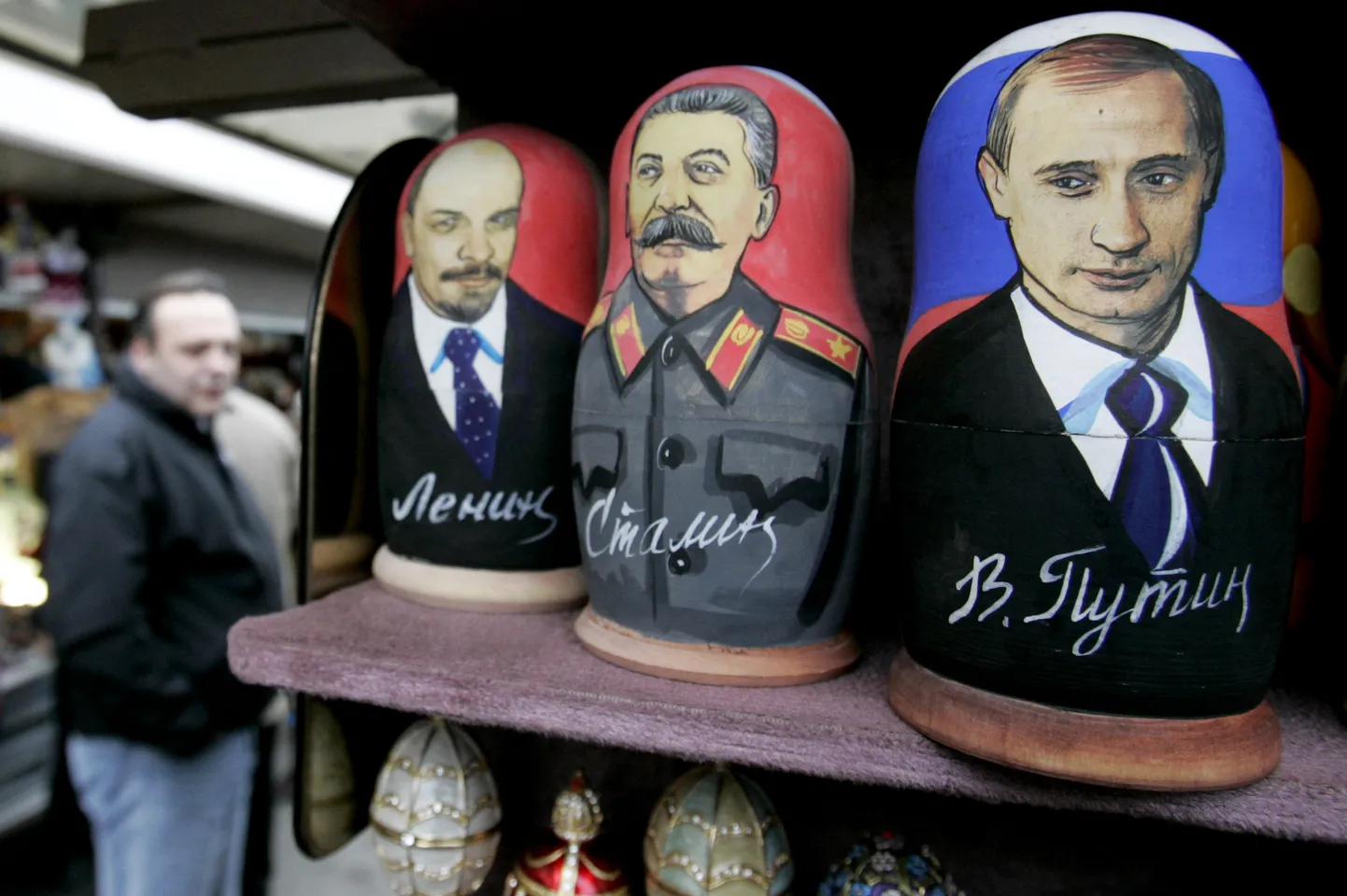 Matrjoškad: Lenin, Stalin, Putin. Pilt on illustreeriv.