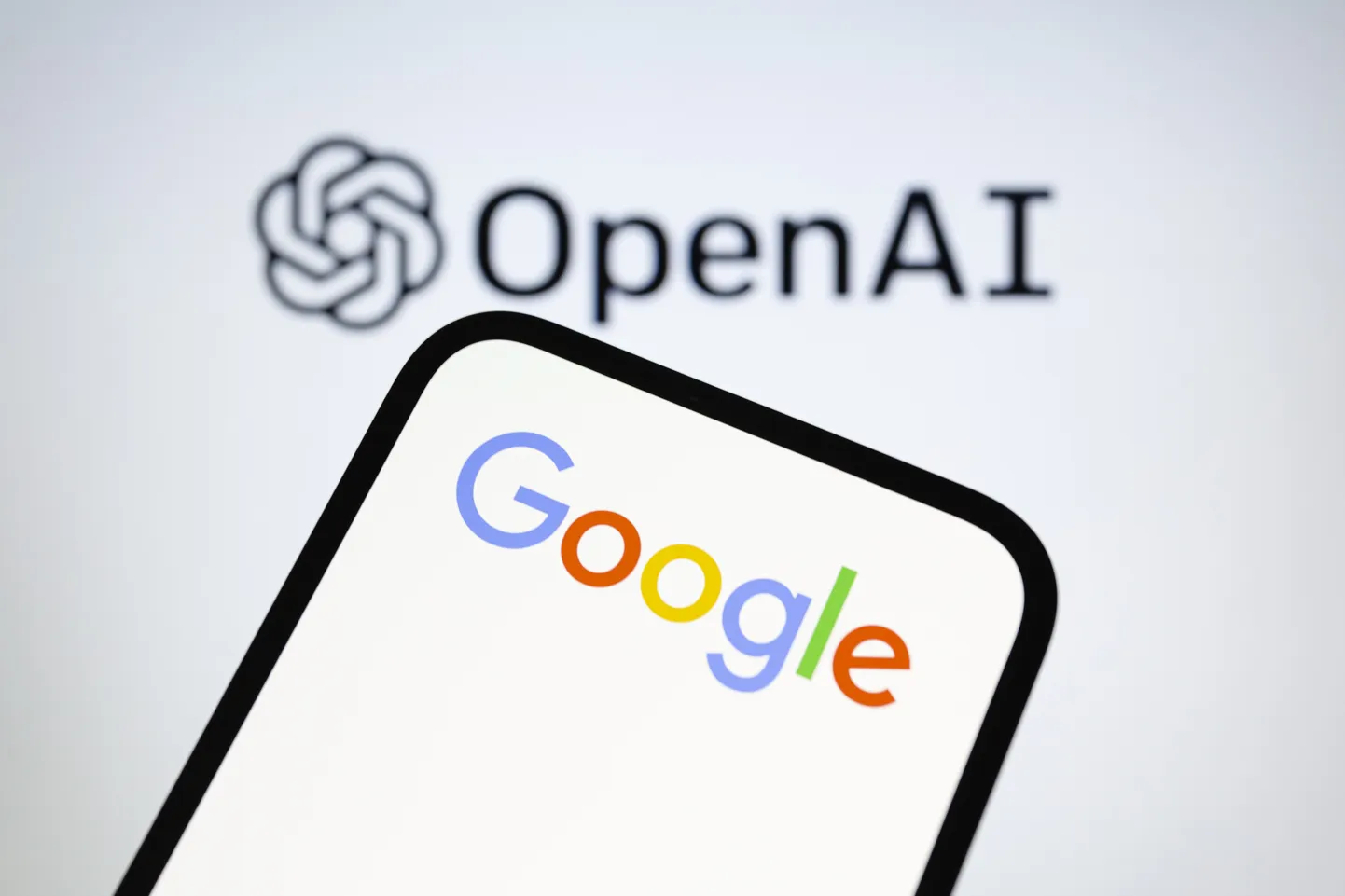 OpenAI on oma vestlusrobotiga ChatGPT kaardid segi löönud. See sundis Google´it kiirustades välja tooma oma tehisintellekti Bard, mis tegi juba esimesel esitlusel oma esimese suure vea. Aga ega ChatGPT pole ka päris veatu olnud.
