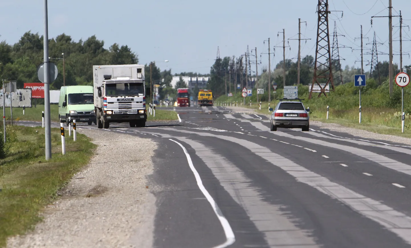Pooleli jäänud Pärnu läänepoolse ümbersõidu ehtusel soovib tööd jätkata kolm firmat.