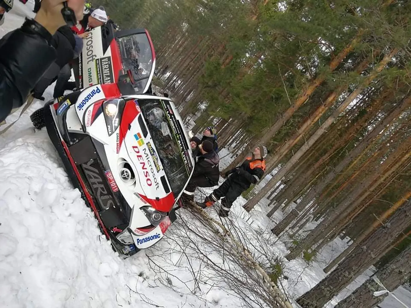 Kris Meeke Rootsi MM-ralli testikatsel.
