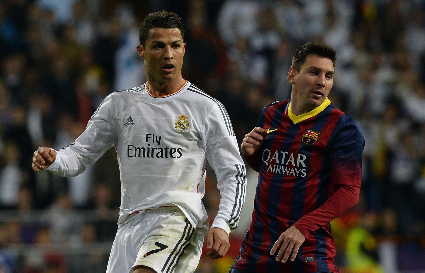 Матч "Реала" и "Барселоны": Роналду (слева) и Месси.