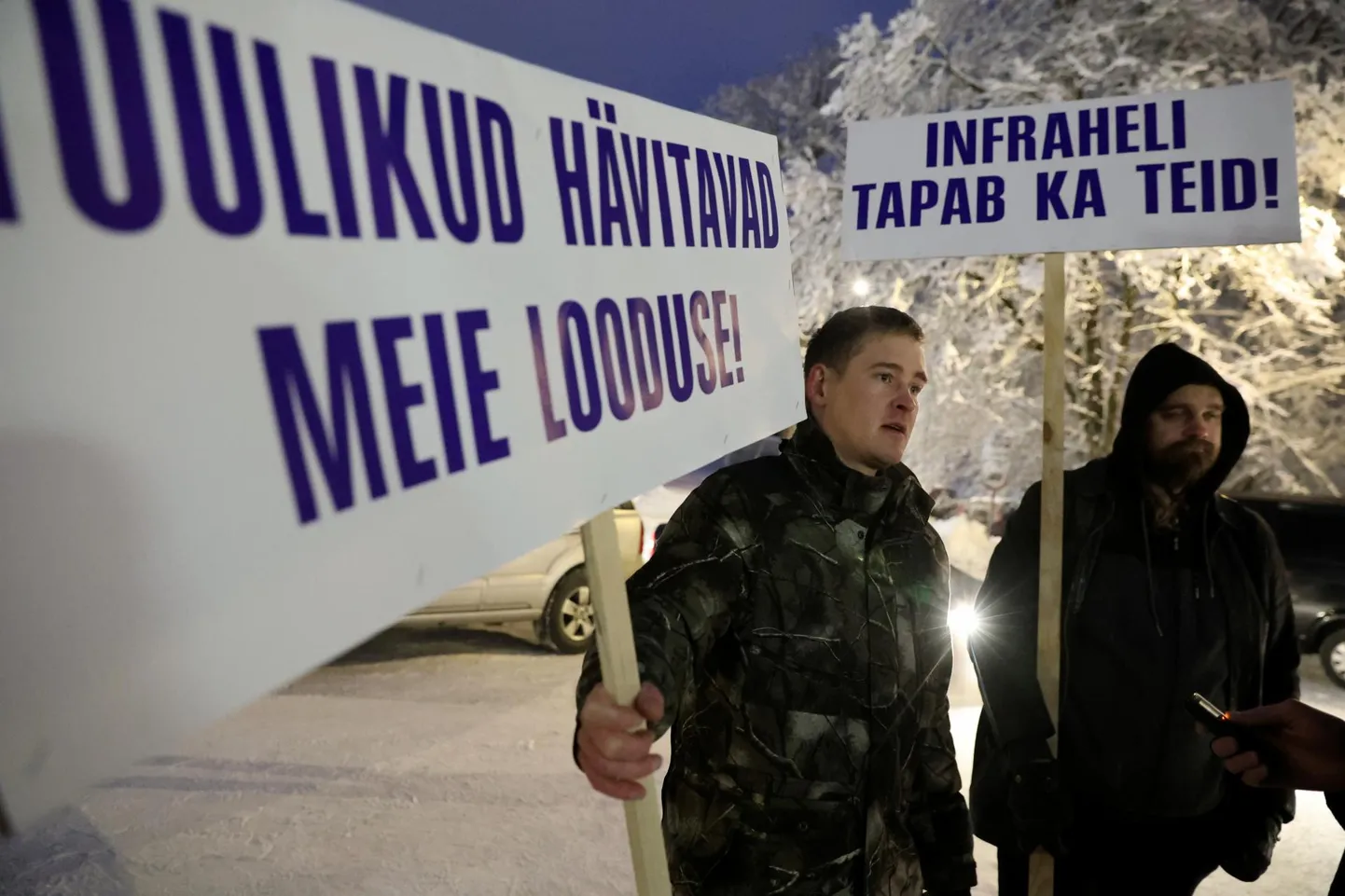 Põltsamaa valda tuuleparkide rajamise vastu protestijad.