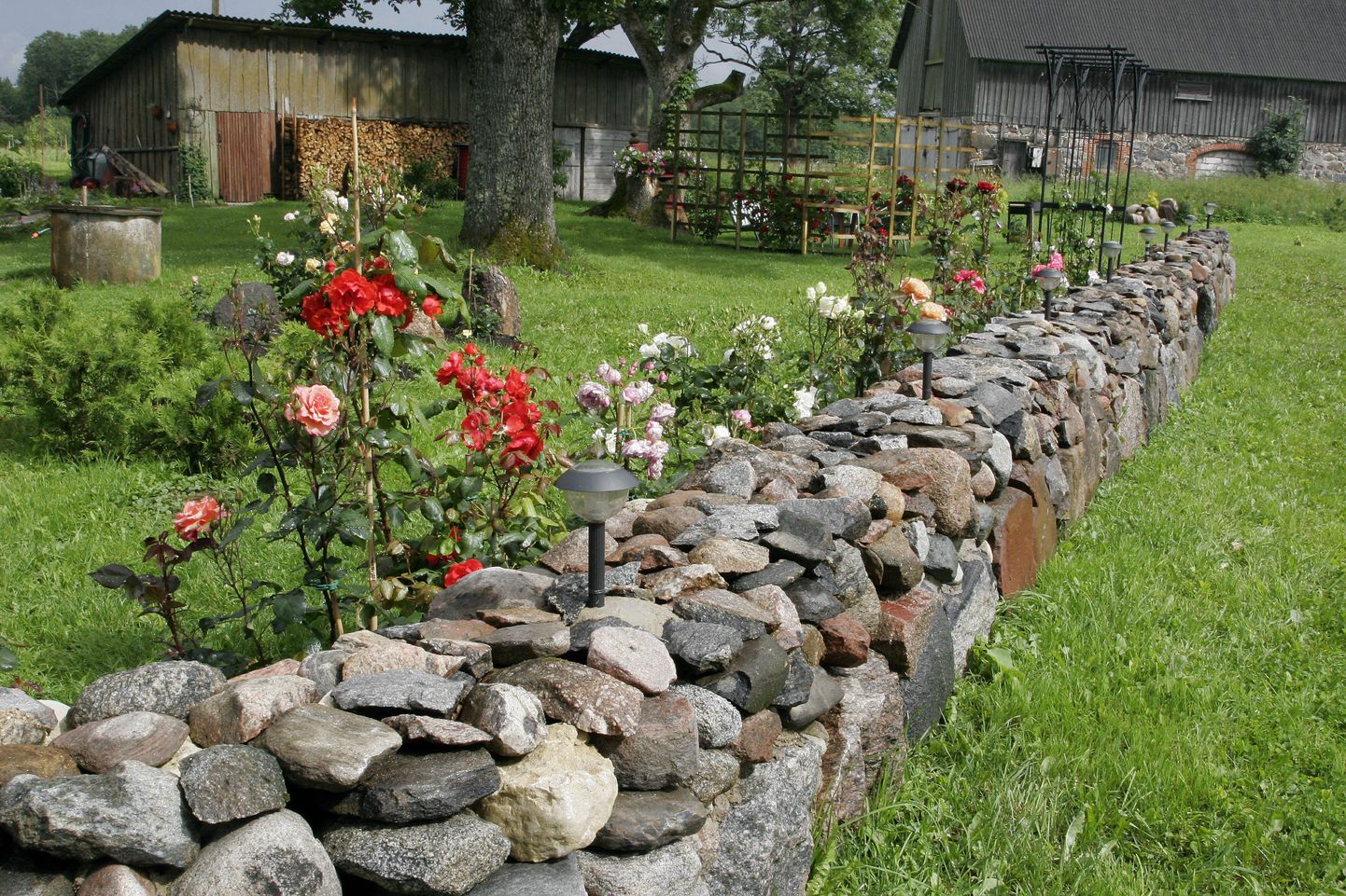 Vana-Kapsta talu aed Viljandimaal.