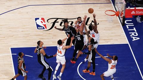 VIDEO ⟩ Hullumeelse tagasituleku teinud Knicks on NBA meistr