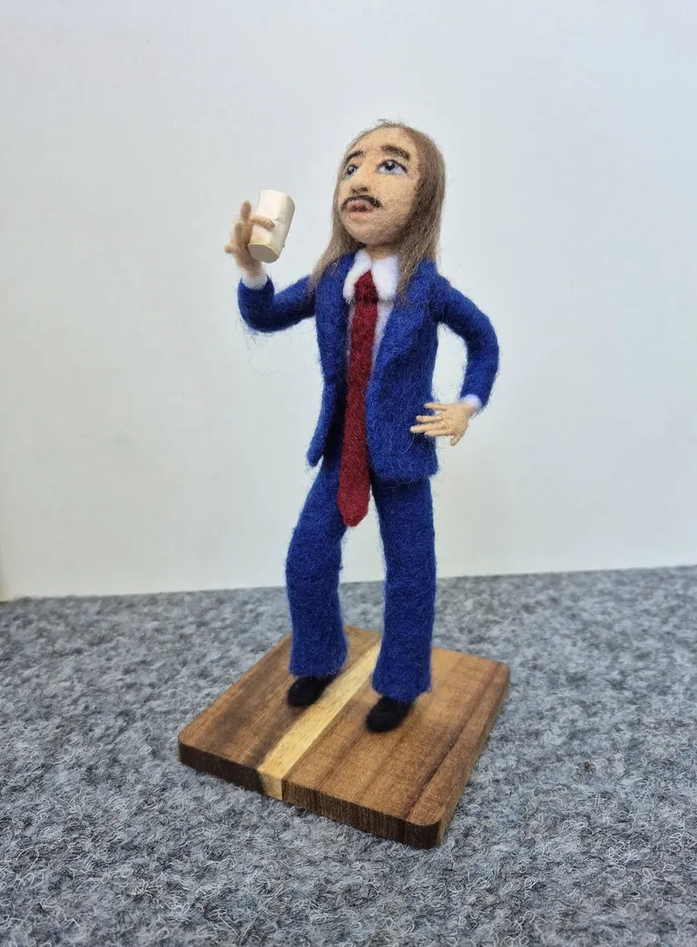 Фигурка Томми Кэша.