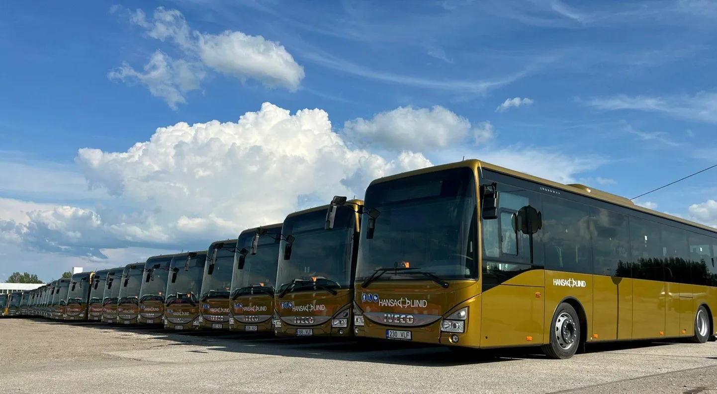 Tartumaal sõidutab maakonnaliinidel reisijaid veel vähemalt neli aastat AS Hansa Bussiliinid. Ettevõtte busside edasine väljumiste arv sõltub aga riigi rahakotist.