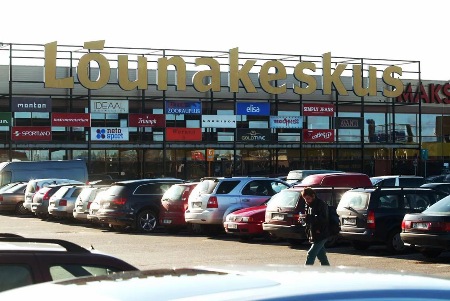 Tartu Lõunakeskuse juures põles kiosk.