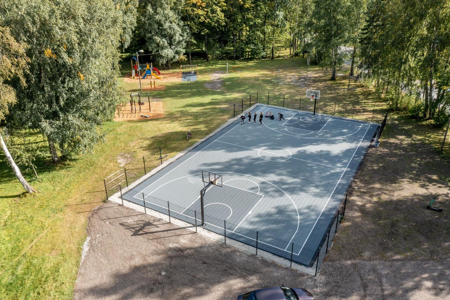 Pärnusse Raekülla on kaasava eelarve abil rajatud Hirve tänava spordiväljak.