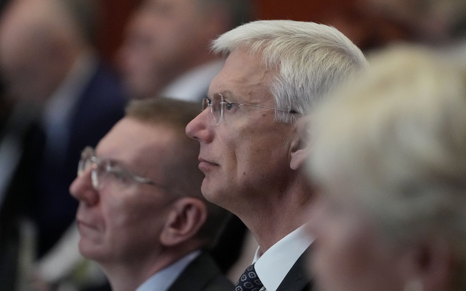 Ārlietu ministrs Edgars Rinkēvičs (no kreisās) un Ministru prezidents Krišjānis Kariņš
