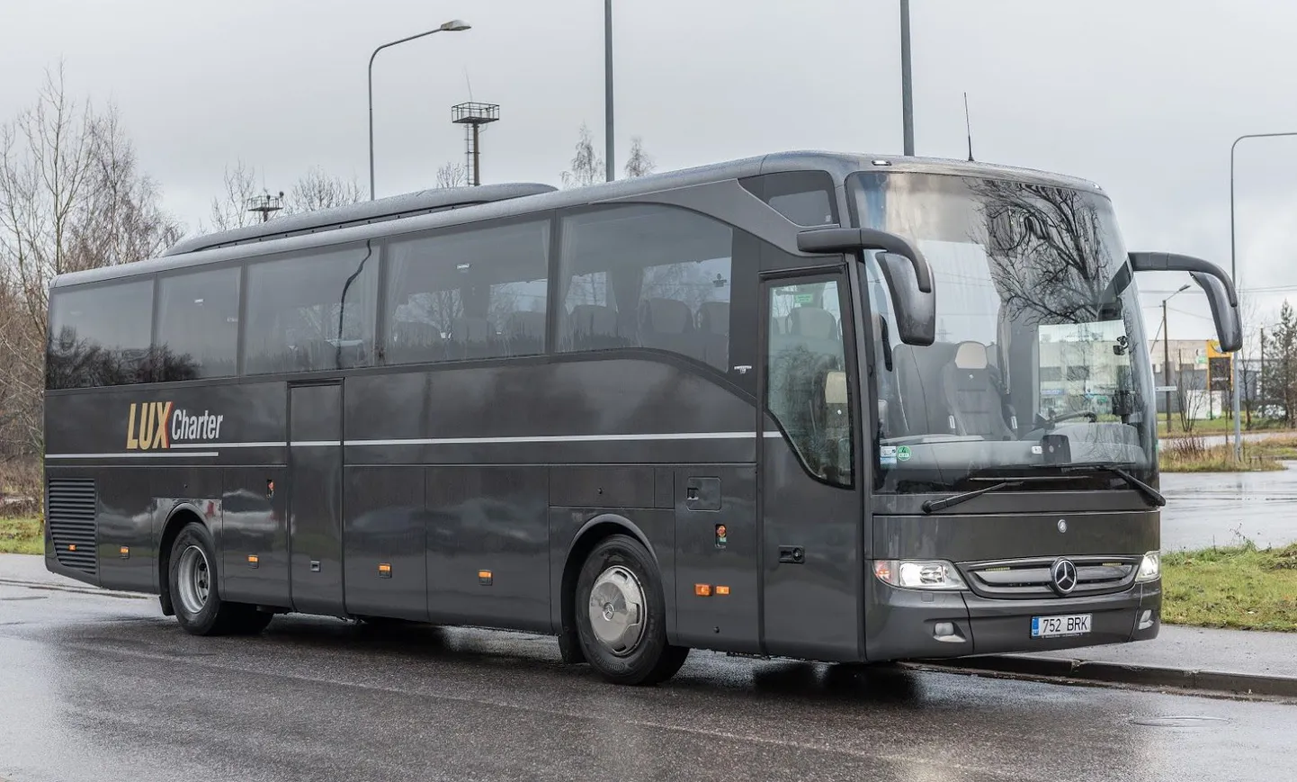 Lux Charteri uus buss.