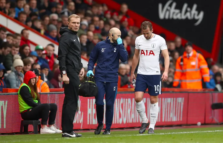 Harry Kane lahkus väljakult omal jalal, kuid longates.