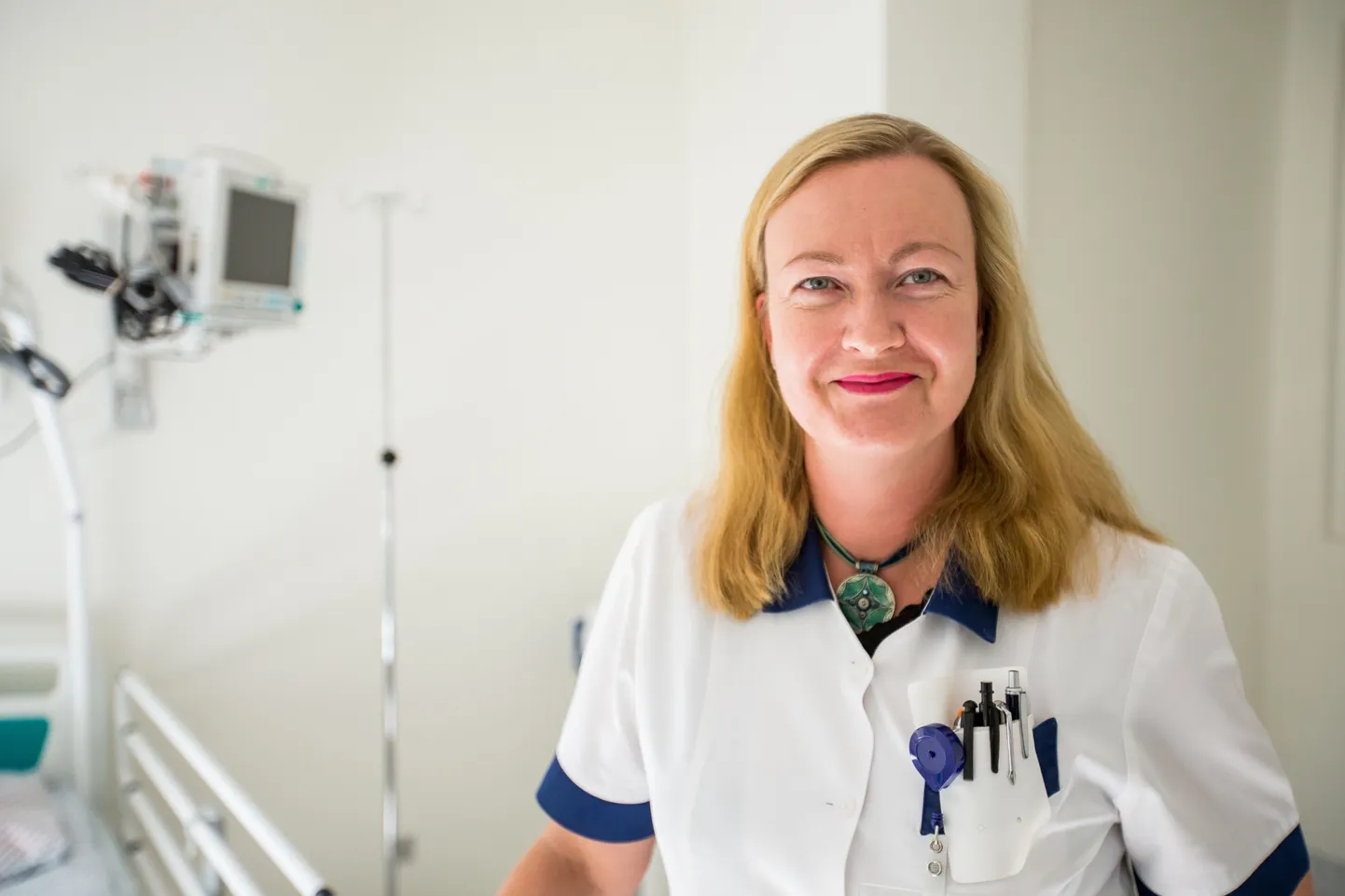 Lääne-Tallinna keskhaigla nakkuskliiniku isolatsioonipalat ja dr Nele Rasmann.