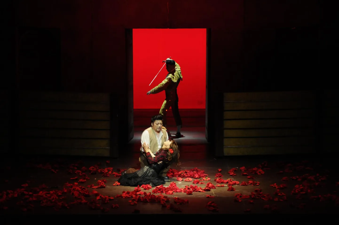 «Carmeni» finaal Shanghai ooperiteatri lavastuses.