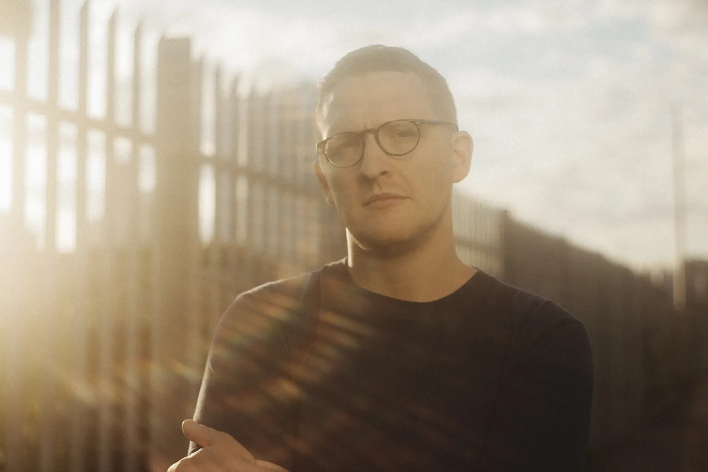 Арт-псевдоним британского музыканта, композитора и продюсера Сэма Шеперда - Floating Points.