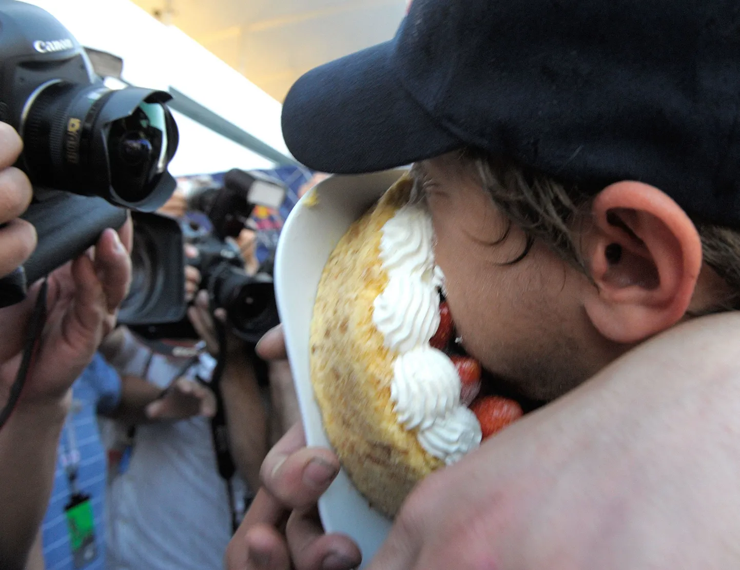 Red Bulli piloot Sebastian Vettel sai tordi näkku