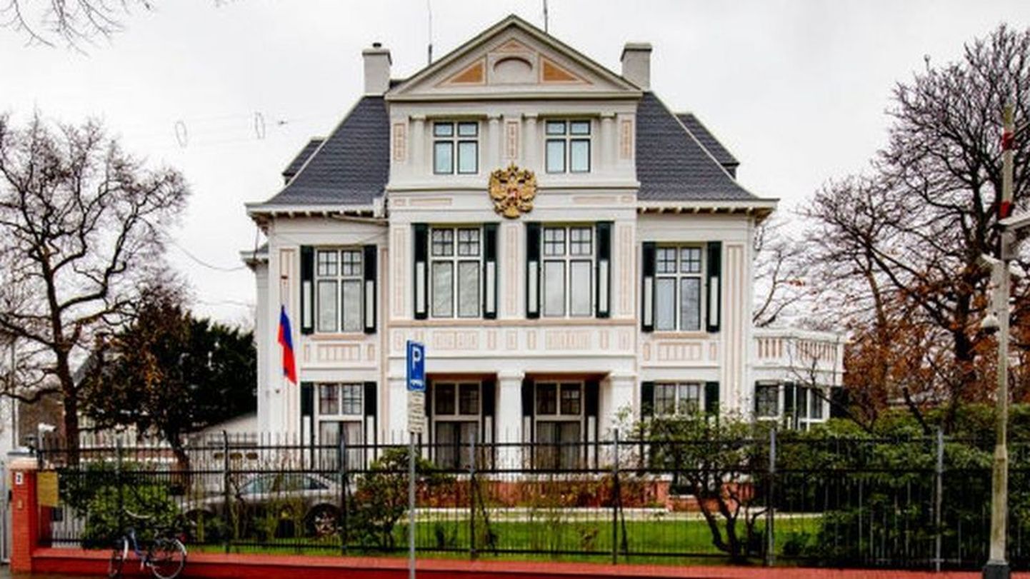 В Нидерландах решили привести число сотрудников посольства России в Гааге (на фото) в соответствии с количеством голландских дипломатов в консульстве в Санкт-Петербурге.