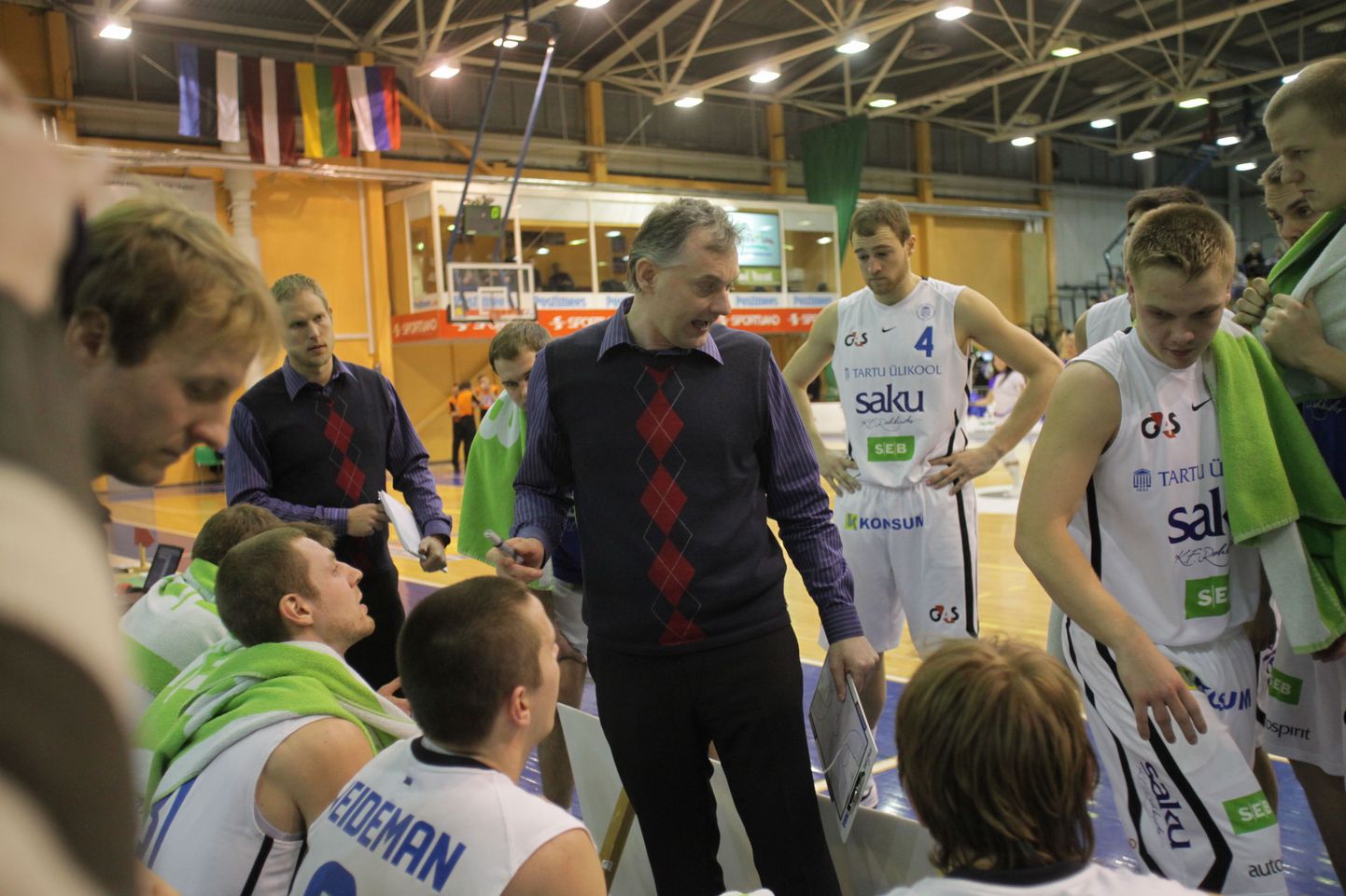 Tartu Ülikooli korvpallimeeskonna peatreener Gert Kullamäe teeb täna debüüdi koduses meistriliigas.