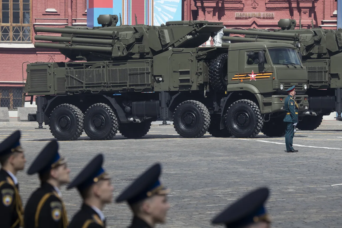 Российская система ПВО «Панцирь-С1» в Москве.