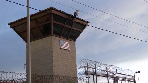 Bideni valitsus tahab sulgeda pea 20 aastat toiminud Guantánamo laagri
