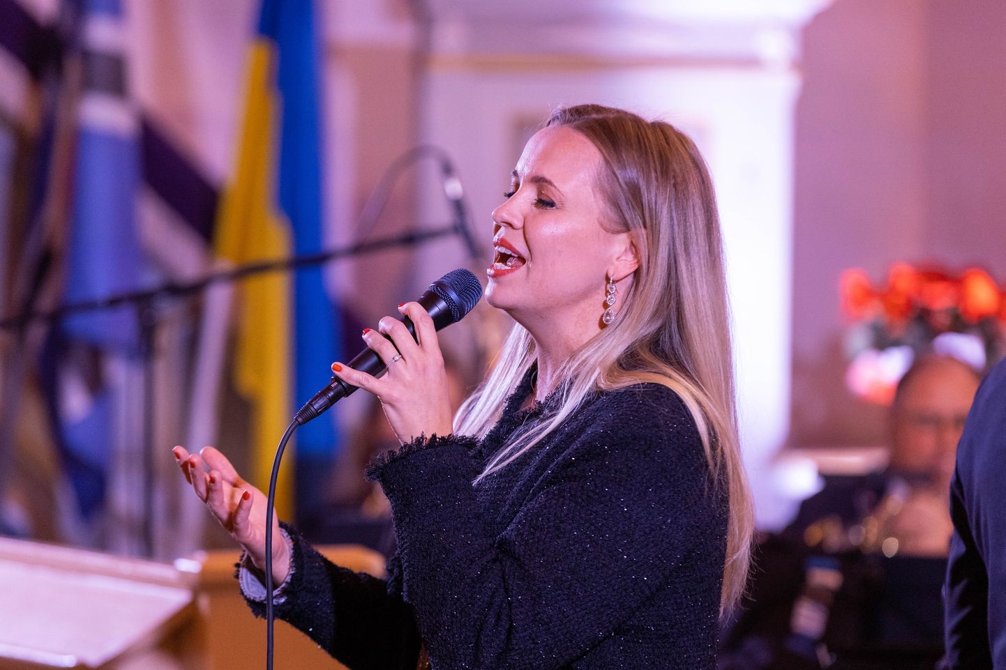 Laupäeval laulab Jõhvi Mihkli kirikus Nele-Liis Vaiksoo.