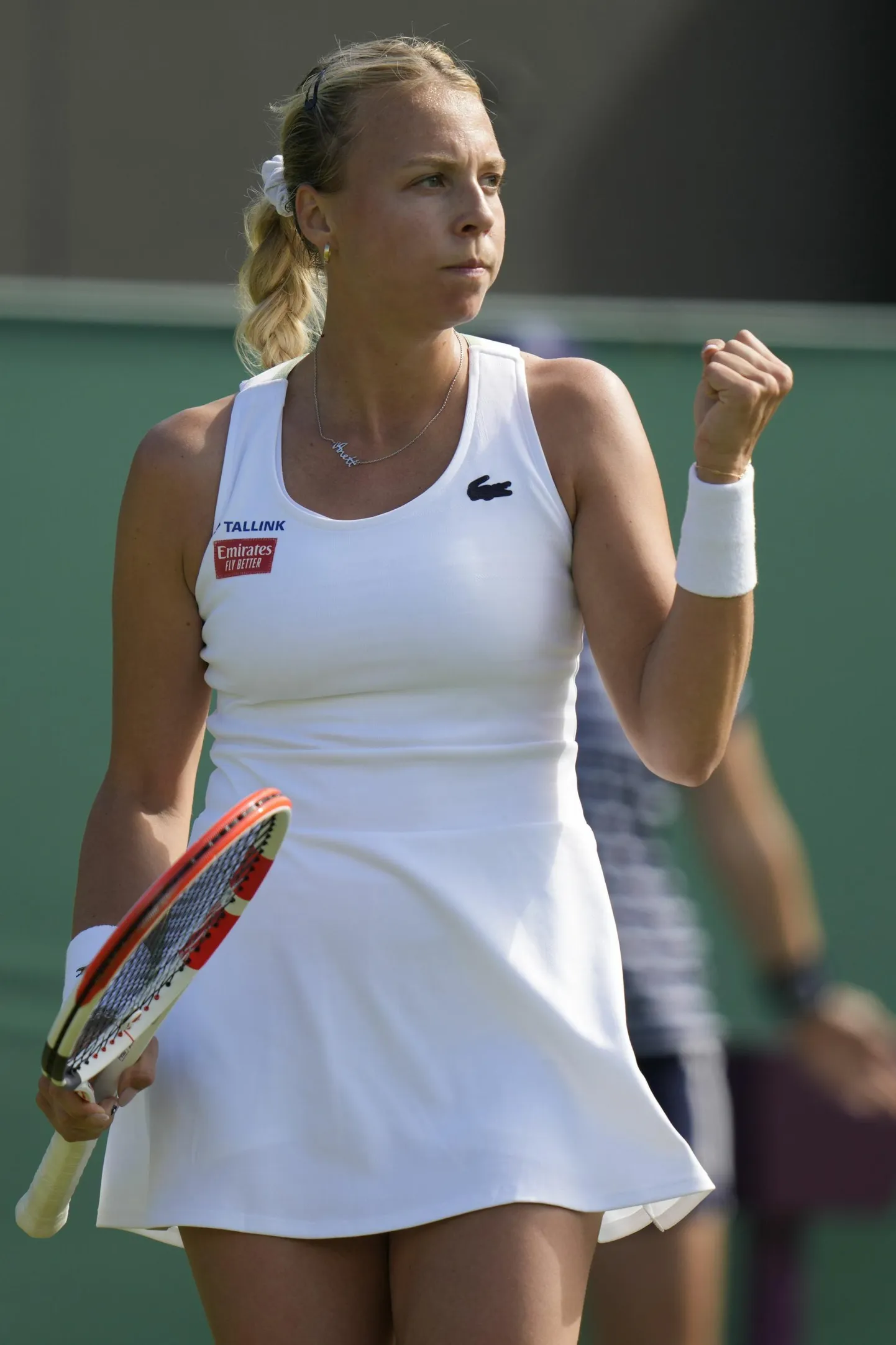 Anett Kontaveit rõõmustab Bernarda Pera vastu võidetud punkti üle.