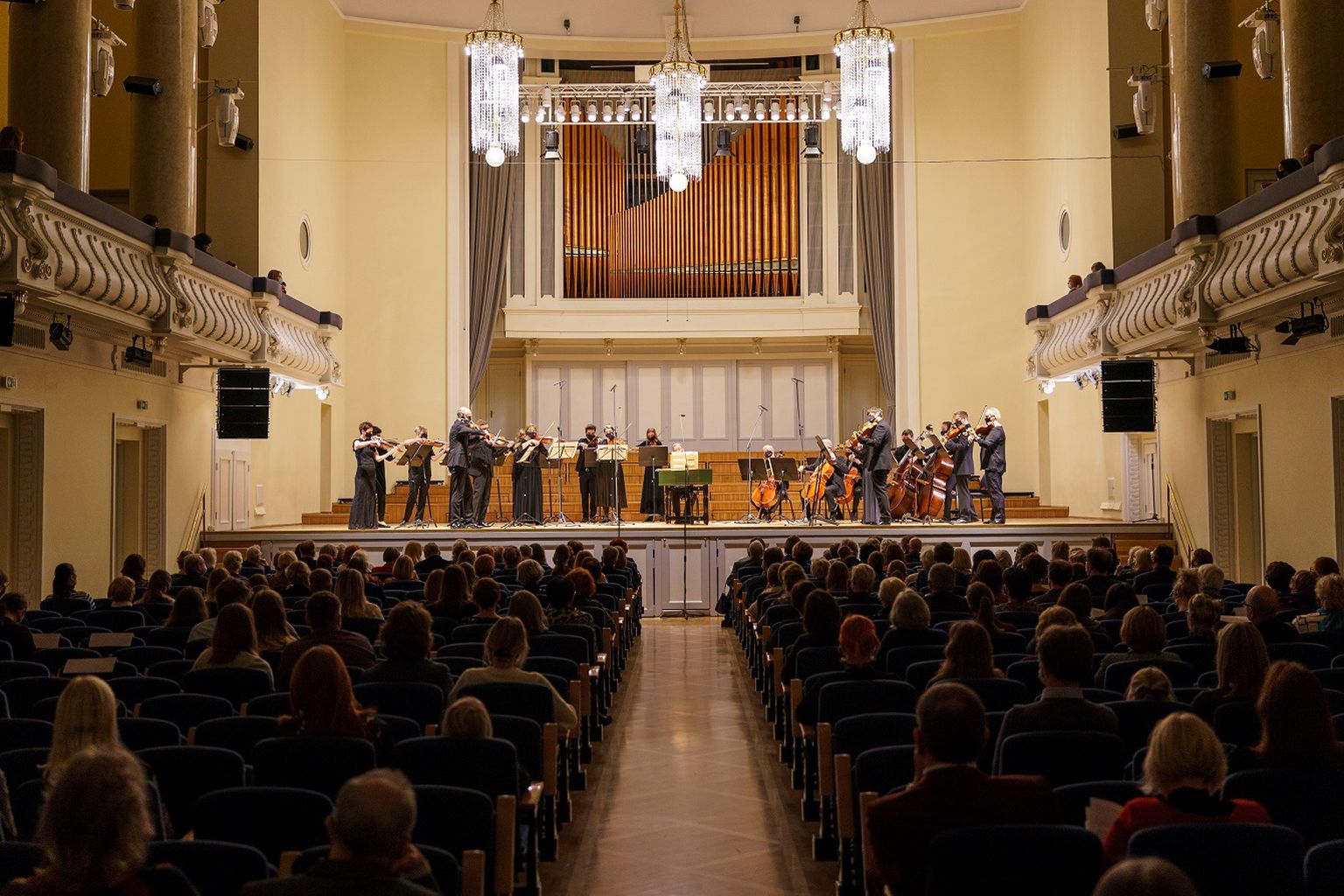 Hetk Tallinna Kammerorkestri ja viiuldaja Florian Dondereri kontserdist 2020. aasta detsembris.