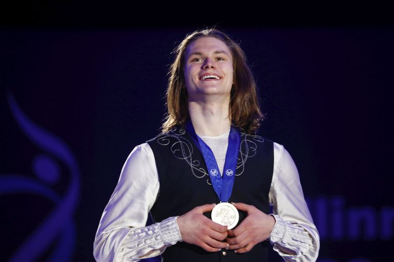 Deniss Vasiļjevs arī šogad izcīnīja trešo vietu Eiropas daiļslidošanas čempionātā. Iesalnieka kungs, vai viņš ir latvietis vai okupants?