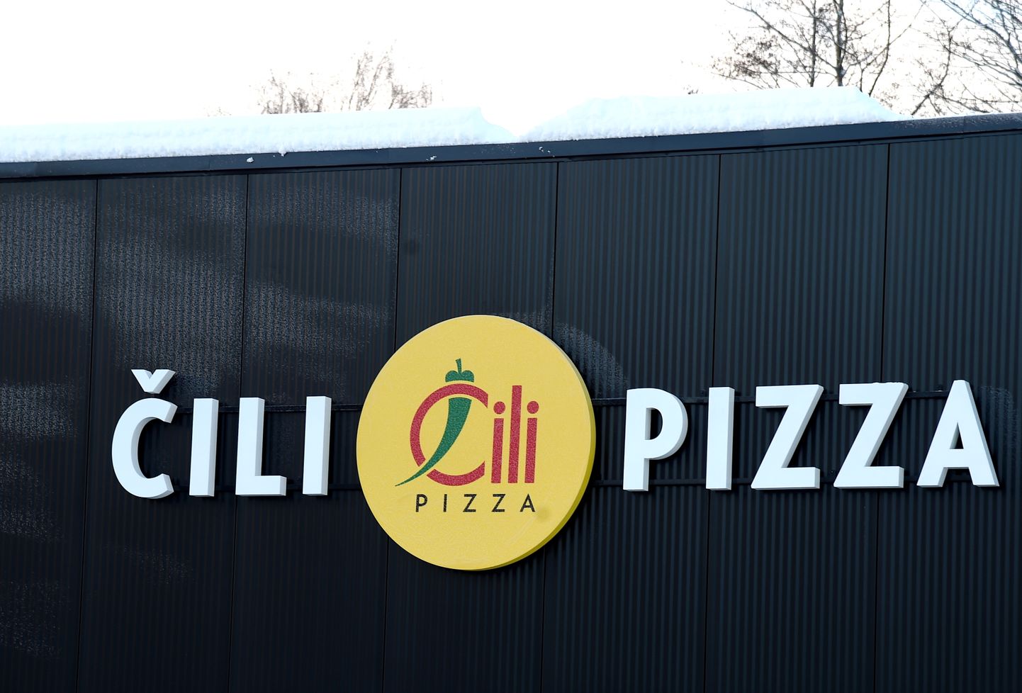SIA "Tiamo grupa" picērija "Čili Pizza" atvērta Valdeķu ielā.