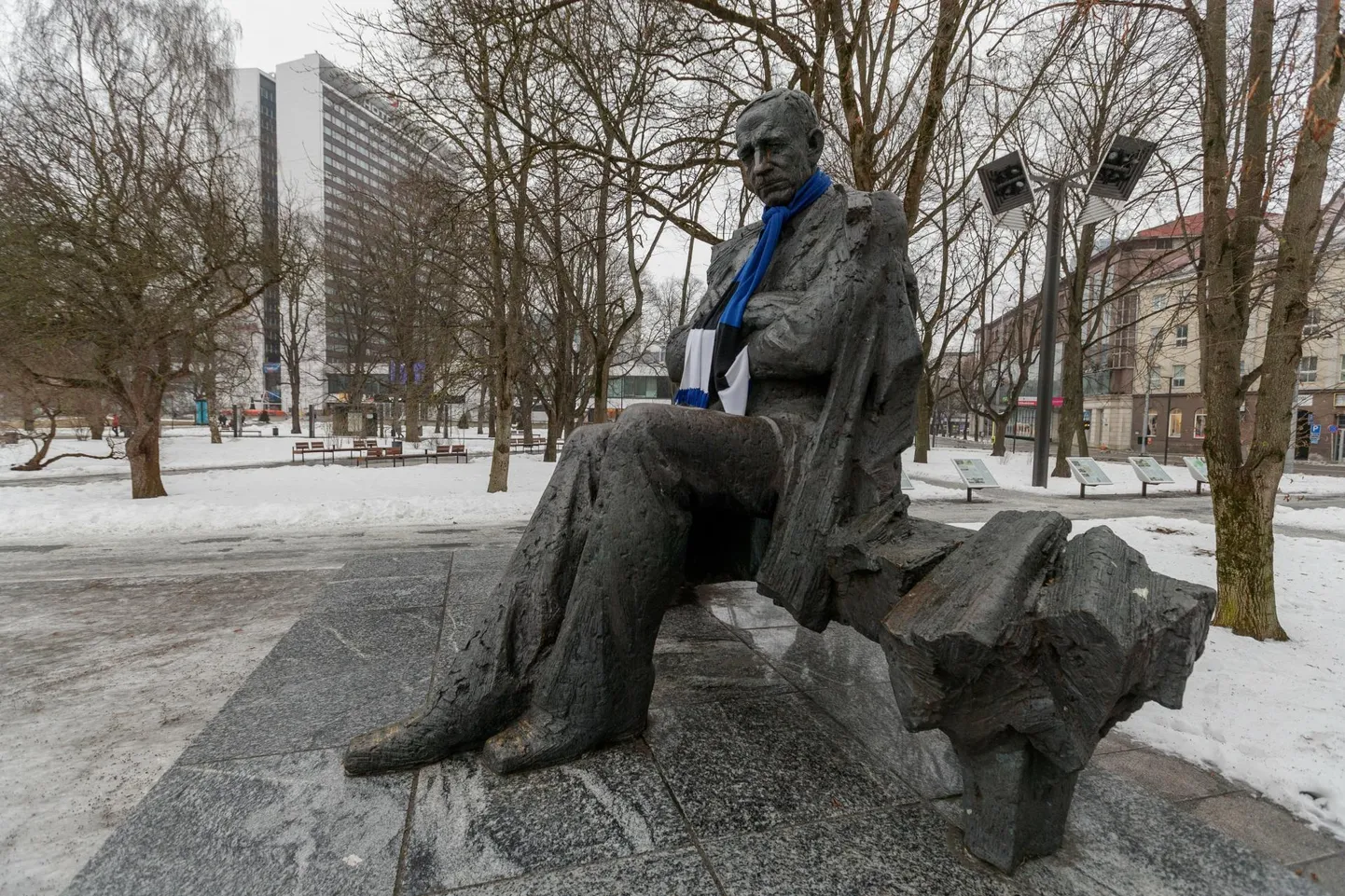 Anton Hansen Tammsaare kuju Tallinnas Tammsaare pargis.