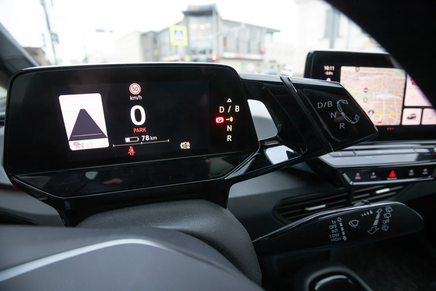 Nüüdisaja autod sisaldavad ohtralt elektroonikat. Pildil elektriauto Volkswagen ID.3 armatuurlaud.