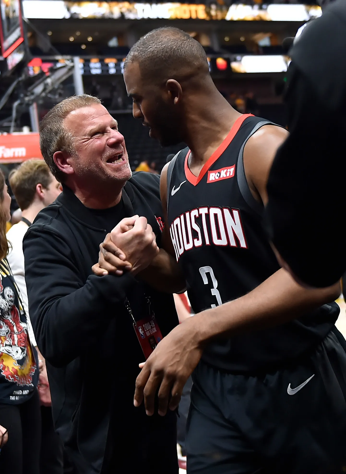 Fertitta võitu tähistamas koos Chris Pauliga
