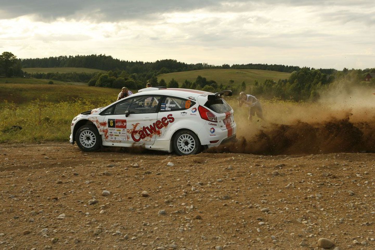 Martin Kangur sõitis juba tänavu Ralli Estonial R5 autoga. Ralli peakorraldaja Urmo Aava hinnangul tõuseb järgmisel suvel EM-sarja etapiks kerkinud võistlusel selliste masinate arv päris suureks.