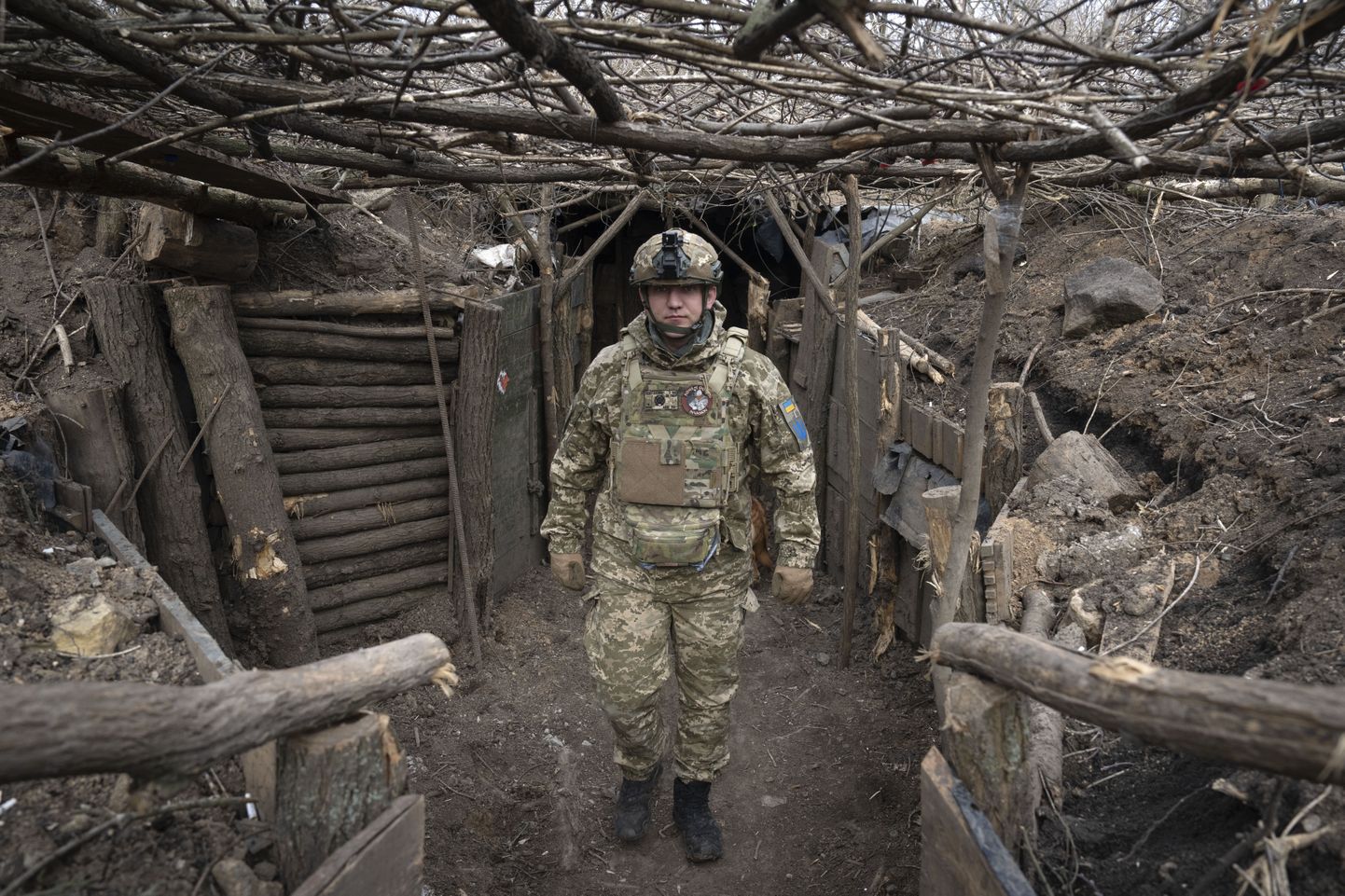 Ukraina võitleja Bahmuti lähistel Donetskis. 3. märts 2024.