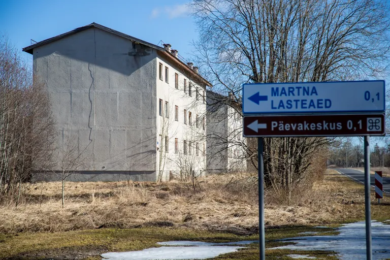 Soomlased lootsid neisse Martna keskuses olevatesse majadesse panna elama põhjanaabrite pensionärid. Äriplaan ei teostunud ja majad jäid tühjaks.
