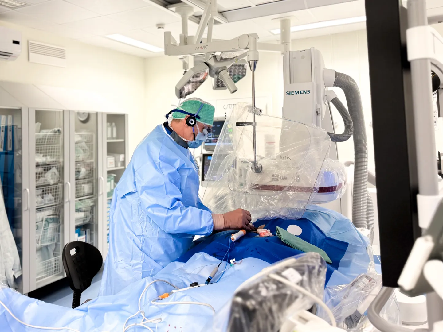 Südame rütmihäireid on kaasaegsete diagnostikavahendite abil võimalik diagnoosida ja seeläbi ravida varakult. Baltimaade esimese pulsilaine ablatsiooni teostas Tartu Ülikooli Kliinikumi südamekliiniku rütmihäirete osakonna juht Rain Paju.