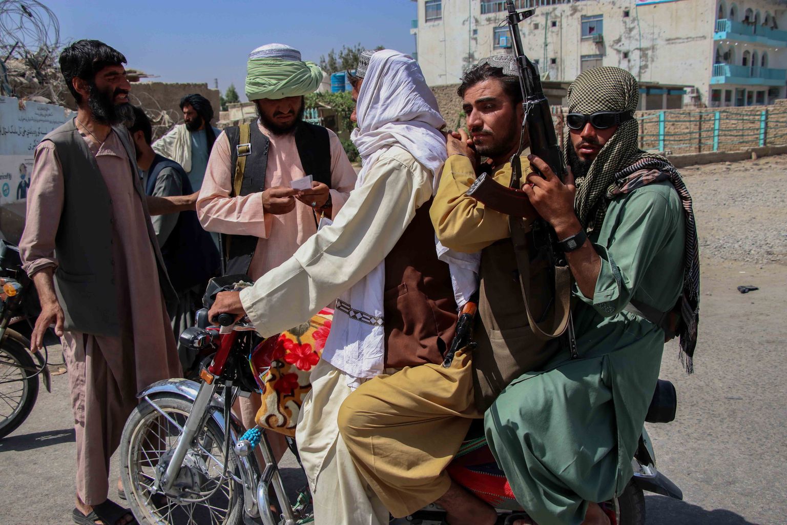 Talibani patrull.
