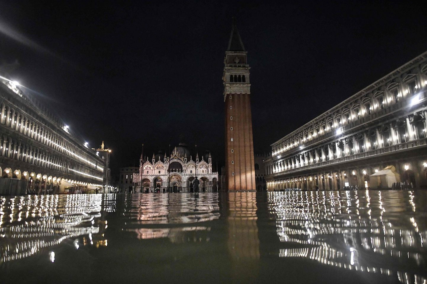 Üleujutatud Püha Markuse väljak Veneetsias 12. novembril.