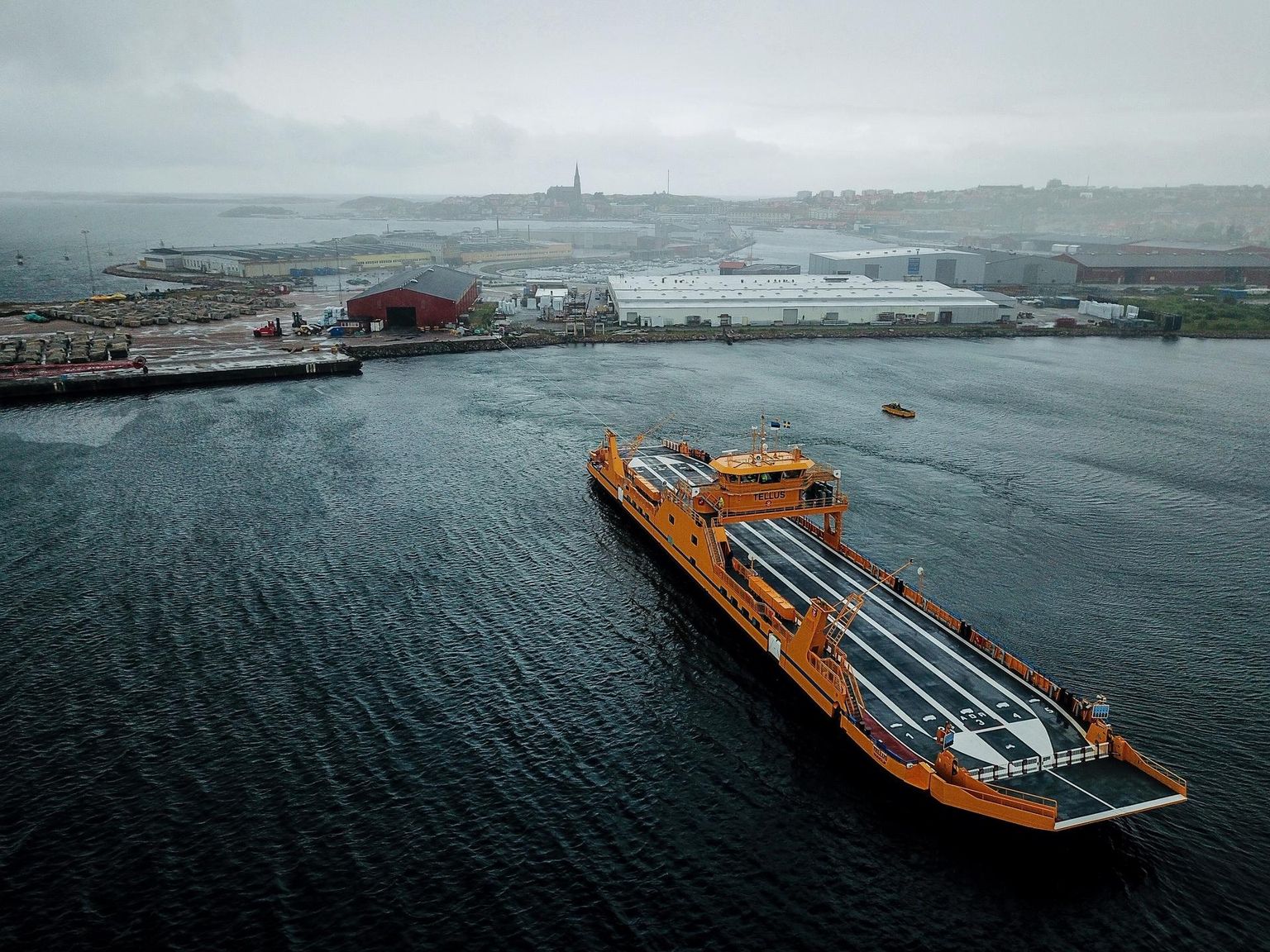 Seni suurim Baltic Workboatsis ehitatud akulaev on sajameetrine parvlaev Tellus, mis teenindab Rootsis umbes ühe meremiili pikkust liini Finnsbo ja Bokenäsi vahel.  FOTO: Sander Vahtras