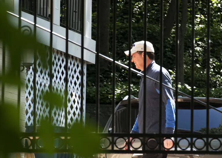 James Comey oma kodu juures