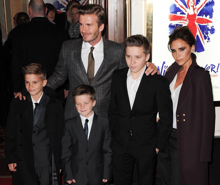 Victoria Beckham ja David Beckham lastega, 2012.