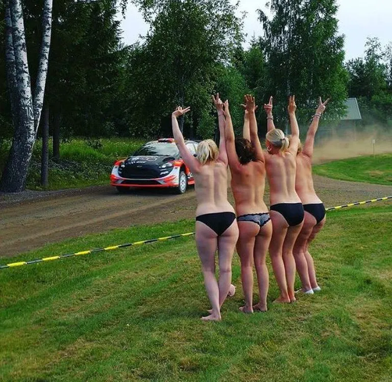 Jyväskylä rallil rinnad paljastanud naised / Twitter.com