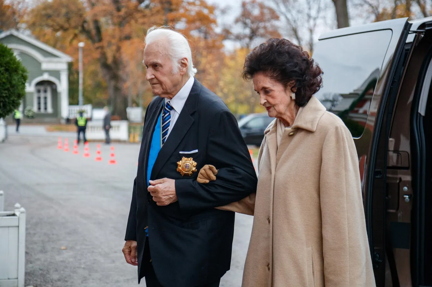 Arnold Rüütel ja Ingrid Rüütel president Alar Karise ametisse astumise päeval Kadriorus 11.10.2021
