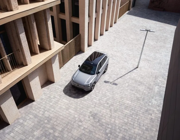 Täiselektriline Volvo EX90