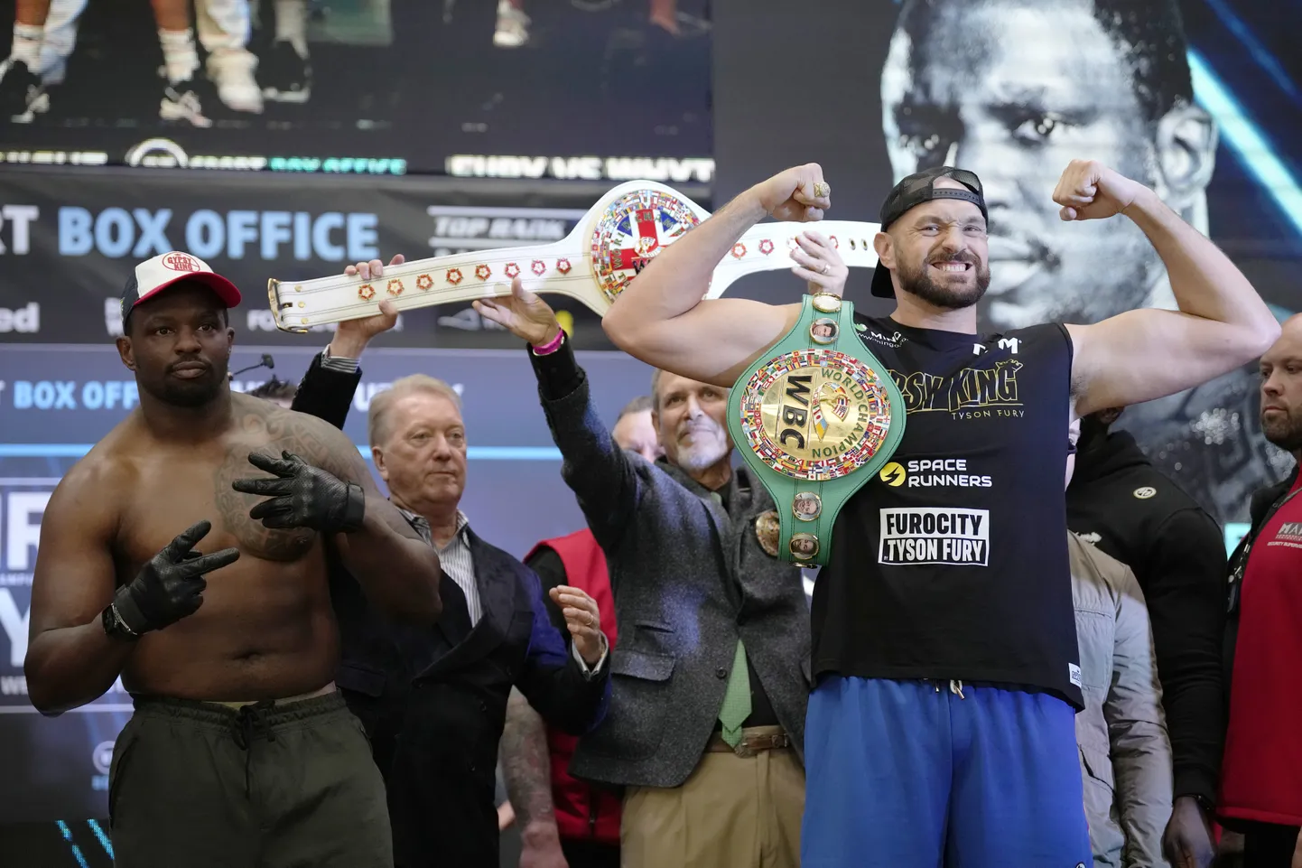 Tyson Fury (paremal) ja Dillian Whyte.