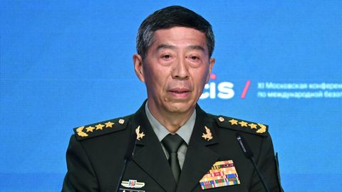 NAGU ÕHKU HAIHTUNUD ⟩ Kuhu kadus Hiina kaitseminister?