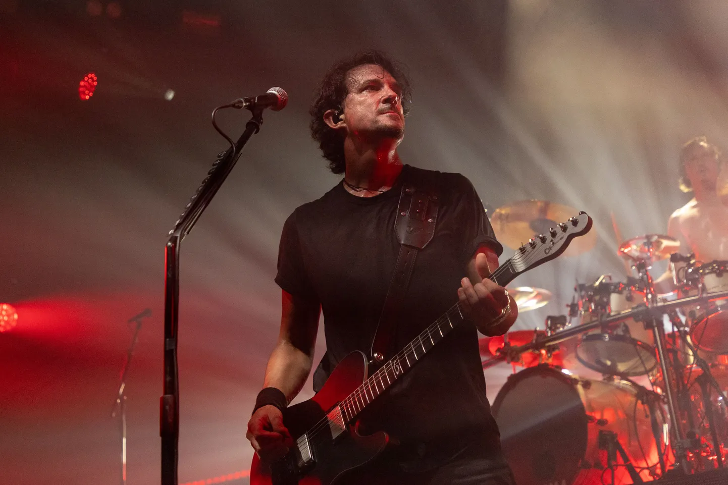 Gojira esines Noblessneri valukojas.