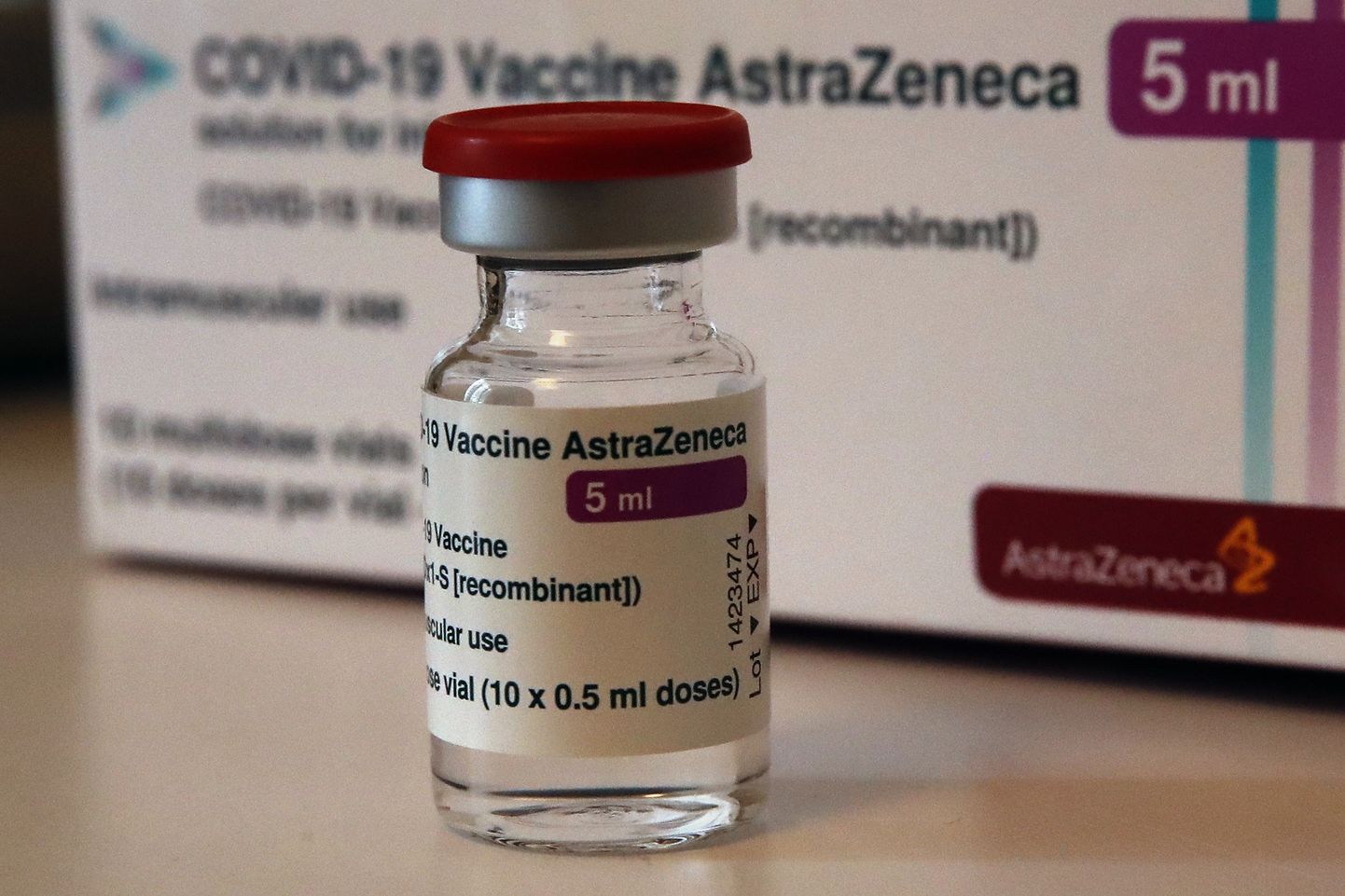 Вакцина от коронавируса AstraZeneca.