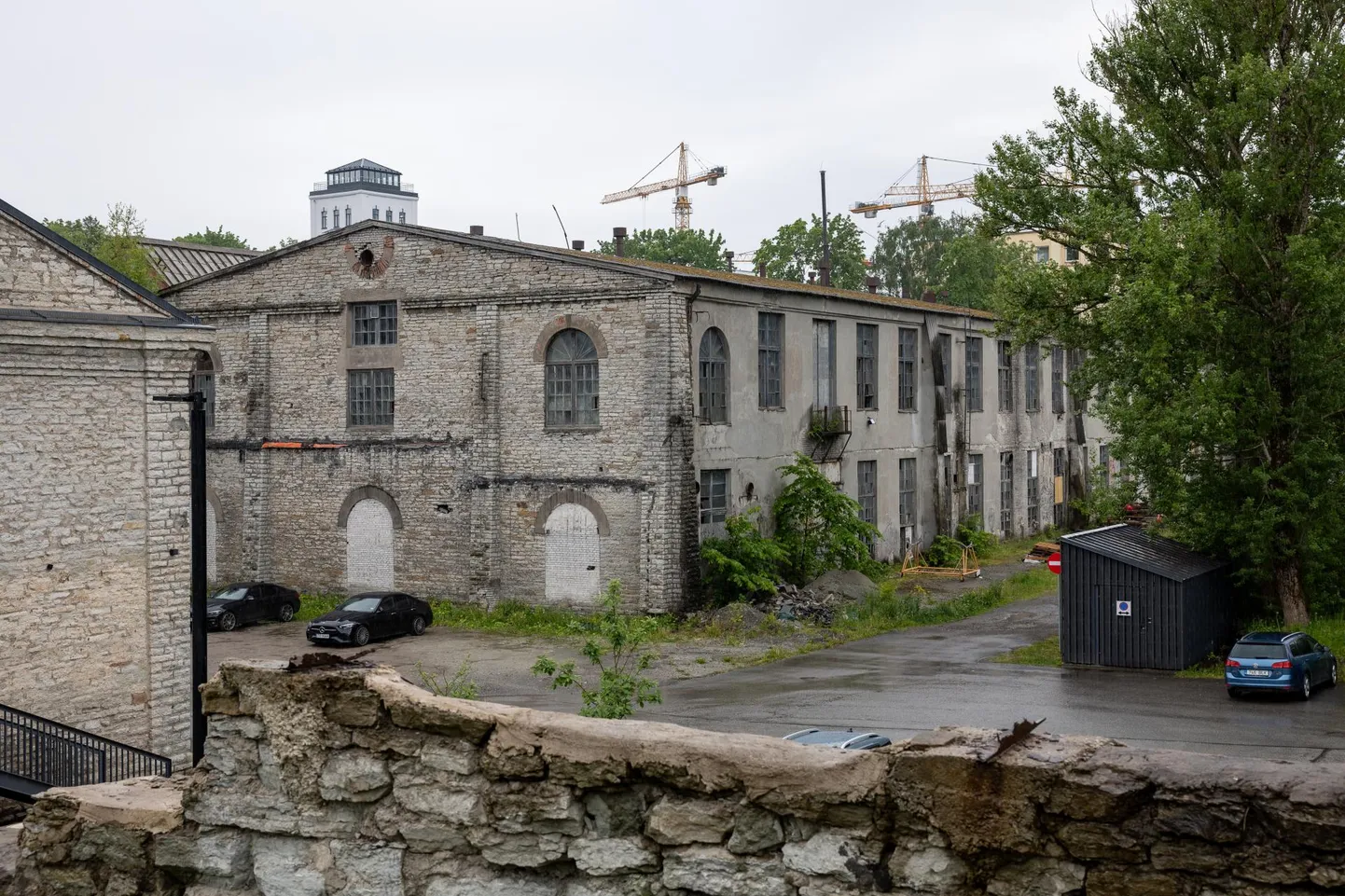 Huvitava kokkusattumusena plaaniti ka uue teadus- ja tehnikakeskuse asukohaks üks endine Noblessneri tootmishoone, kuid sedapuhku hoopiski Peetri 5 paiknev endine mehaanikatöökoda.